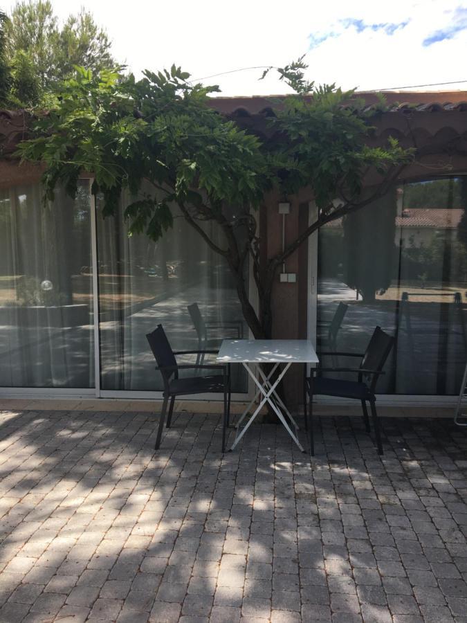 Gite 2 Pieces Au Calme Les Arcs-sur-Argens Exterior photo